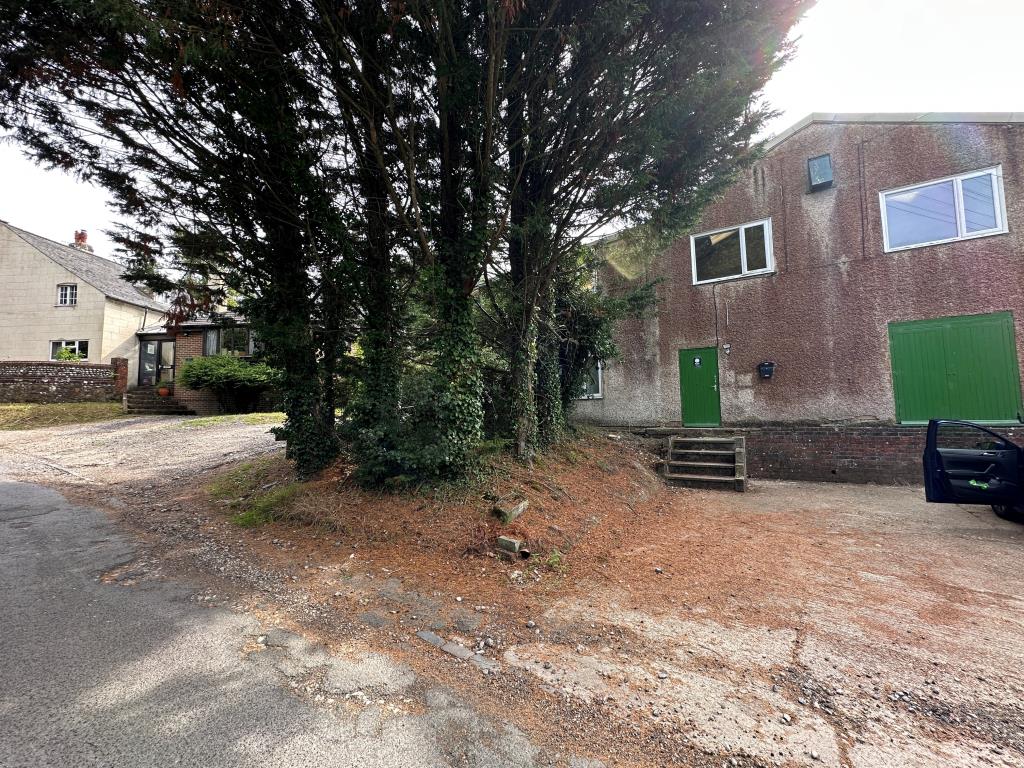 Lot: 51 - FREEHOLD LAND WITH PLANNING FOR TWO COMMERCIAL UNITS, PARKING & LANDSCAPING -